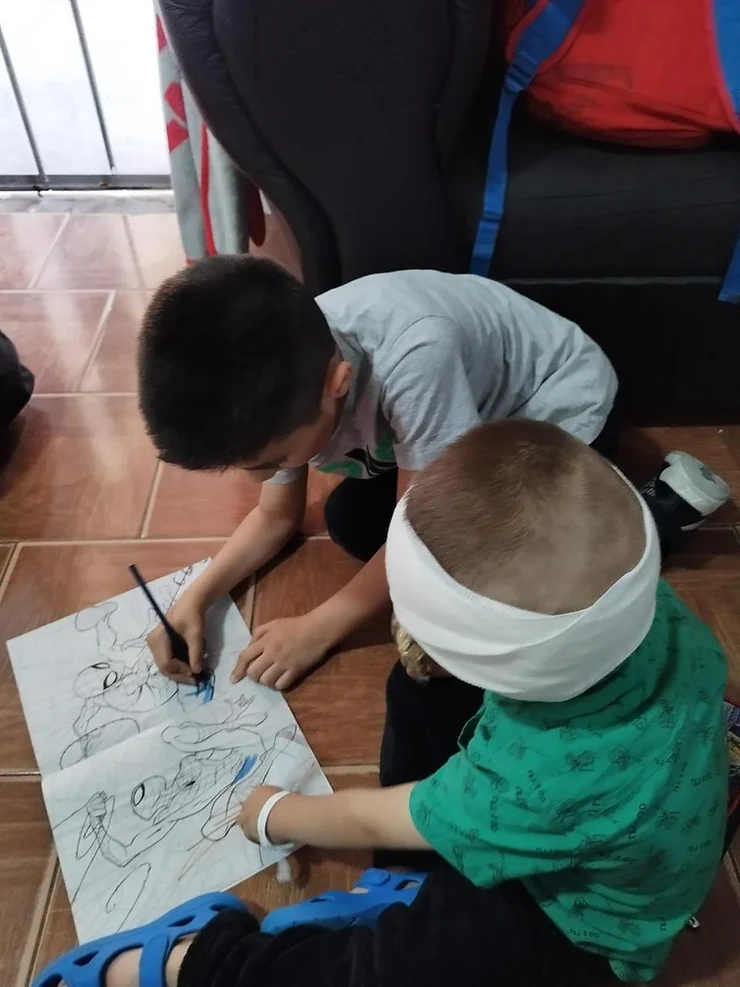 Infancias recibirán implantación coclear, después de recibir asesoría legal