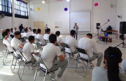 Seguridad Estatal coordina apoyo a adolescentes privados de la libertad con fundación RENACE