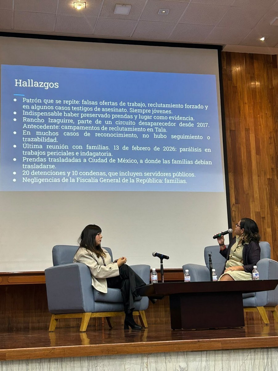 Presentación de hallazgos durante el foro Las prendas hablan en la UASLP